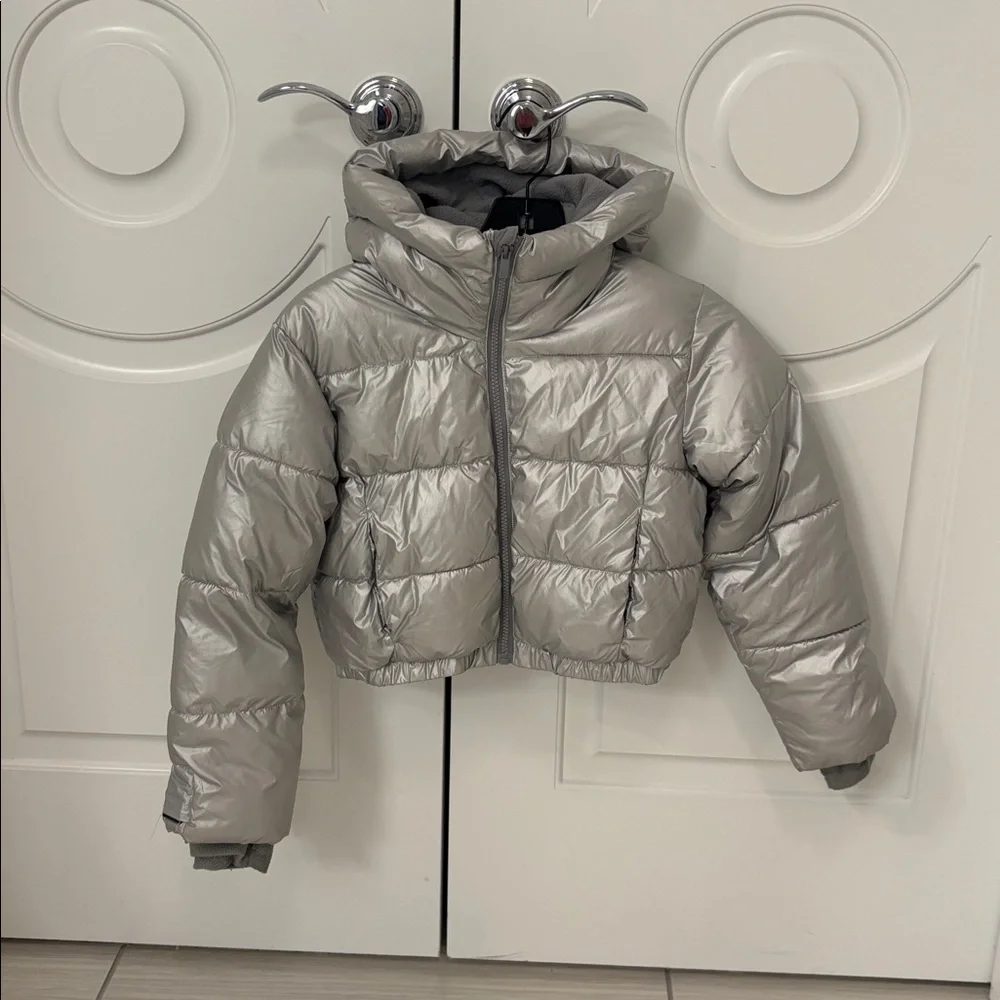 Girls All in Motion Metallic Silver puffer Jacket size 6/7 in EUC.
